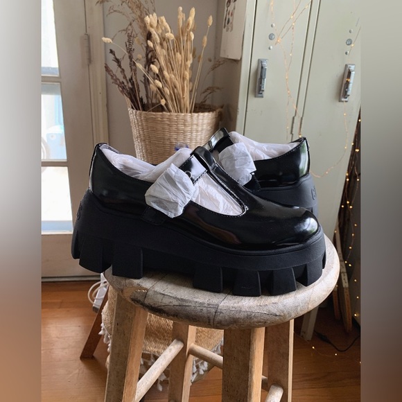 Treaded Platform Mary Janes - Picture 9 of 10